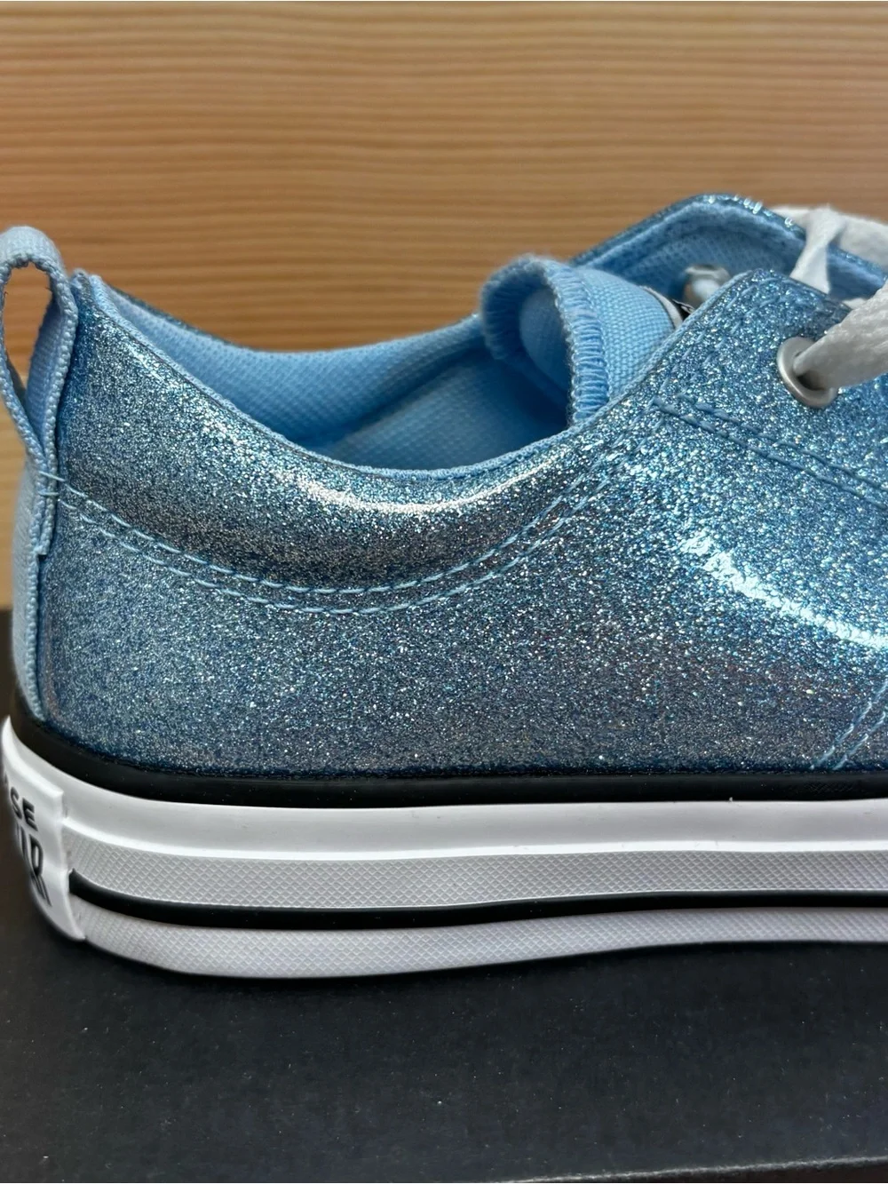 Converse Chuck Taylor All Star Madison Girls‎ 6 Woman 8 Blue Glitter Sneakers